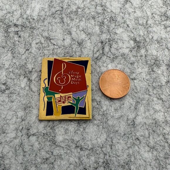 Disney Magic Music Days Disneyland Marching Band Souvenir Enamel Lapel Pin - Picture 2 of 3